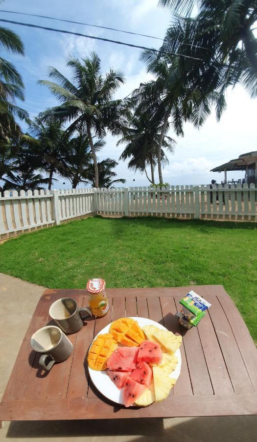 The Beach House Apartamento Dikwella Exterior foto